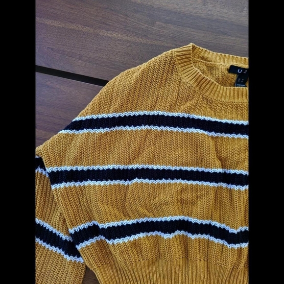 Knit sweater - Picture 2 of 2